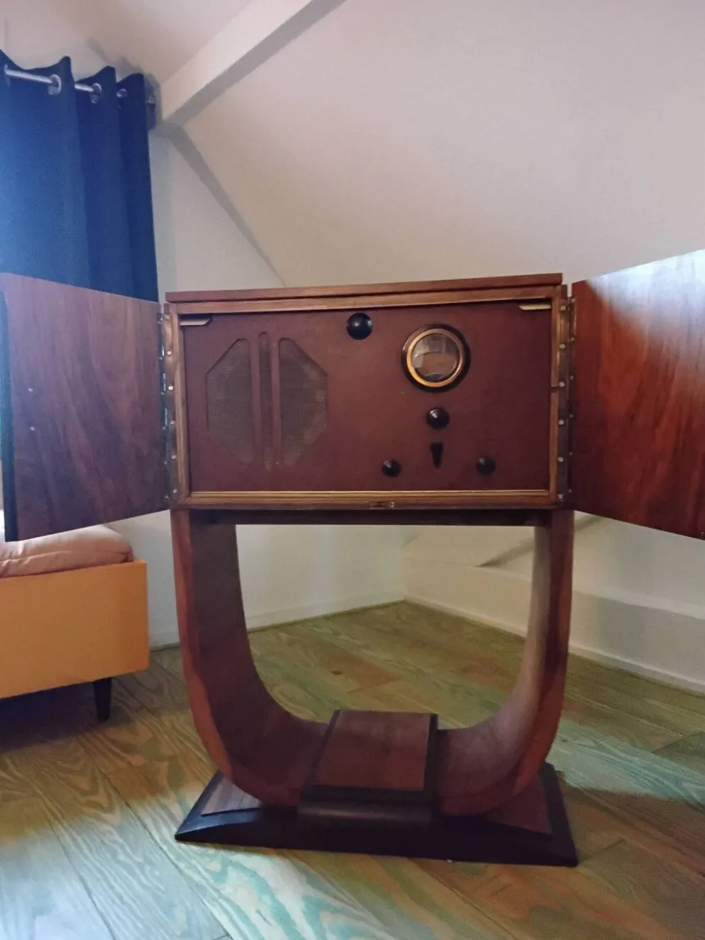 Acien meuble tsf des années 1950