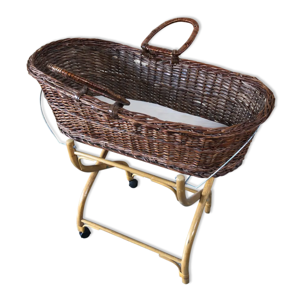 Ancien berceau bébé osier tressé