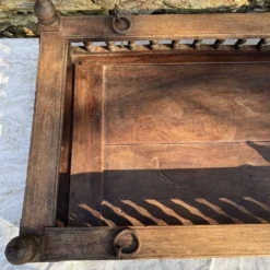 Ancien berceau indien à suspendre en bois sculpté, XIXe / début XXe