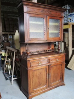 Ancien buffet 3-corps en bois massif