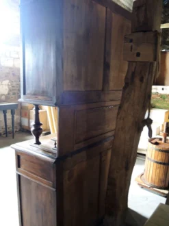 Ancien buffet 3-corps en bois massif