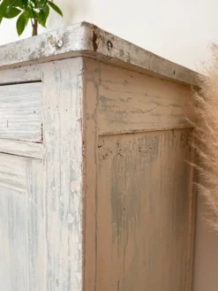 Ancien buffet de campagne en bois massif