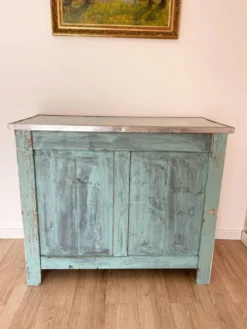 Ancien buffet de campagne en bois massif