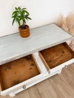 Ancien buffet de campagne en bois massif