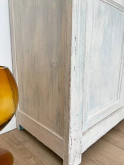 Ancien buffet de campagne en bois massif