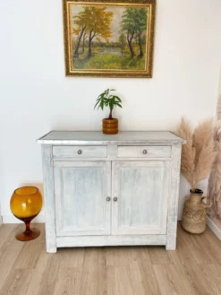 Ancien buffet de campagne en bois massif