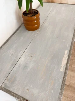 Ancien buffet de campagne en bois massif