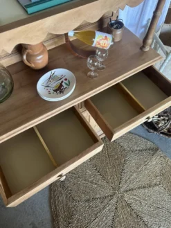 Ancien buffet, vaisselier double corps