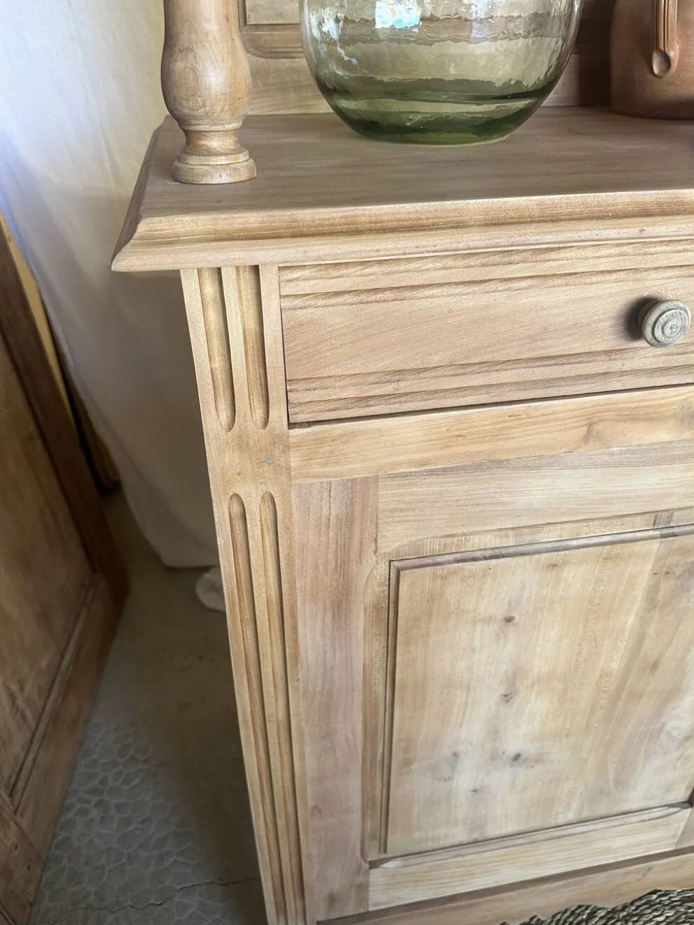 Ancien buffet, vaisselier double corps