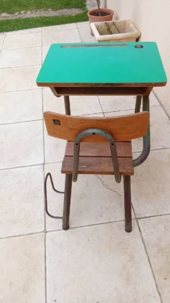 Ancien bureau d'école vintage