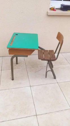 Ancien bureau d'école vintage