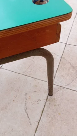 Ancien bureau d'école vintage