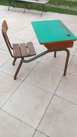 Ancien bureau d'école vintage