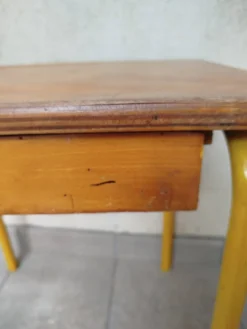 Ancien bureau d'écolier