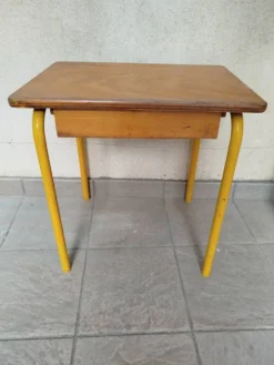 Ancien bureau d'écolier