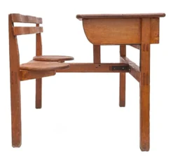 Ancien bureau d'écolier
