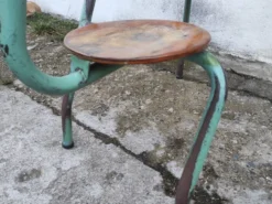 Ancien bureau d'enfant monobloc