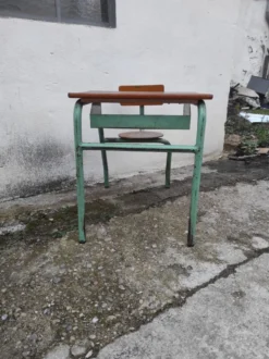 Ancien bureau d'enfant monobloc