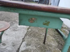 Ancien bureau d'enfant monobloc
