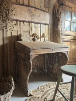 Ancien bureau scriban