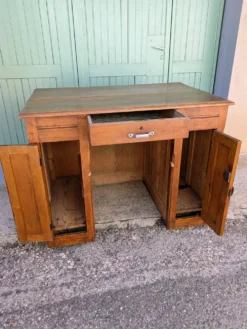 Ancien bureau vintage en bois massif
