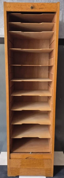 Ancien classeur à rideaux en bois massif