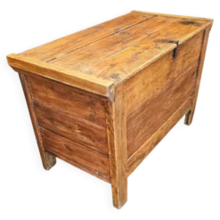 Ancien coffre à couvertures / coffre de rangement / bois de pin