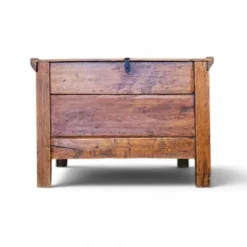 Ancien coffre à couvertures / coffre de rangement / bois de pin