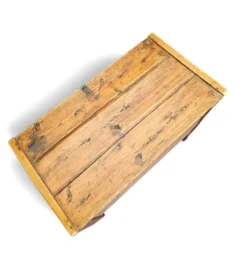 Ancien coffre à couvertures / coffre de rangement / bois de pin