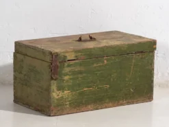 Ancien coffre en bois massif (c.1920) #77