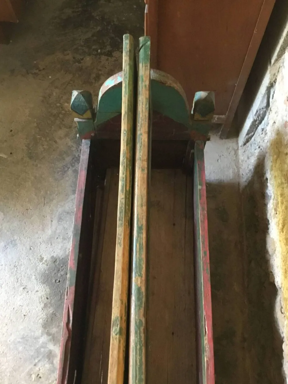 Ancien coffre indien en bois