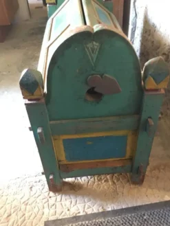 Ancien coffre indien en bois