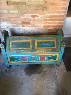 Ancien coffre indien en bois