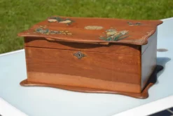 Ancien coffret peint/boîte à ouvrages/bijoux monogrammé CL