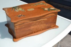 Ancien coffret peint/boîte à ouvrages/bijoux monogrammé CL