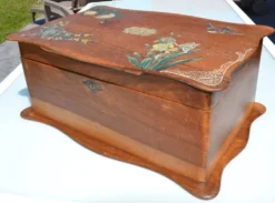 Ancien coffret peint/boîte à ouvrages/bijoux monogrammé CL