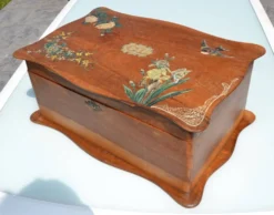 Ancien coffret peint/boîte à ouvrages/bijoux monogrammé CL