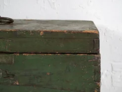 Ancien coffre vert (c.1920) #74