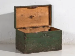 Ancien coffre vert (c.1920) #74