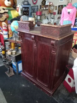 Ancien comptoir d'accueil année 20