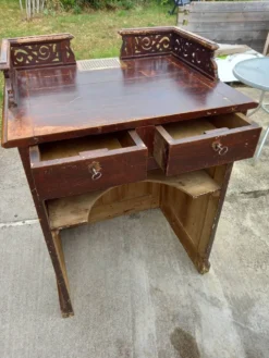 Ancien comptoir d'accueil année 20