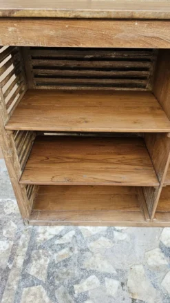 Ancien comptoir de boutiquier en teck birman
