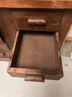 Ancien comptoir de mercerie en chêne