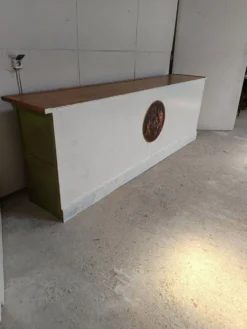 Ancien comptoir en bois