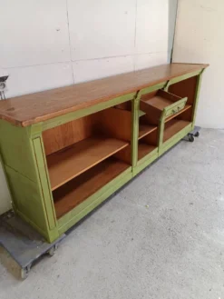 Ancien comptoir en bois