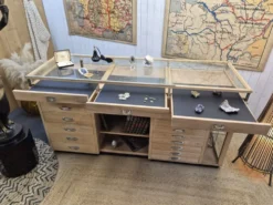 Ancien comptoir vitrine