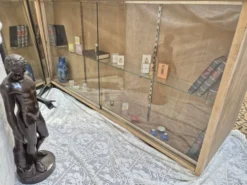 Ancien comptoir vitrine
