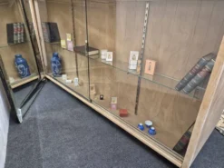 Ancien comptoir vitrine