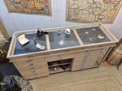 Ancien comptoir vitrine