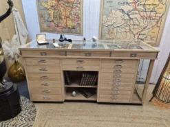 Ancien comptoir vitrine